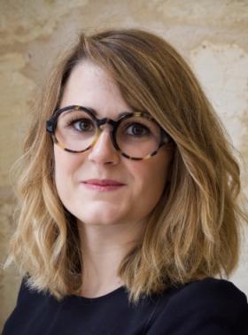 A 23 ans, cette opticienne lance sa 1re collection faite à la main en France