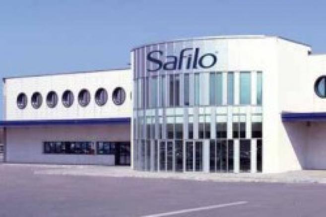 Safilo licencie 1 000 salariés suite à la perte de la licence Armani