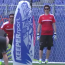 Des lunettes noires, l’arme secrète du gardien suisse pour gagner l’Euro 2016 